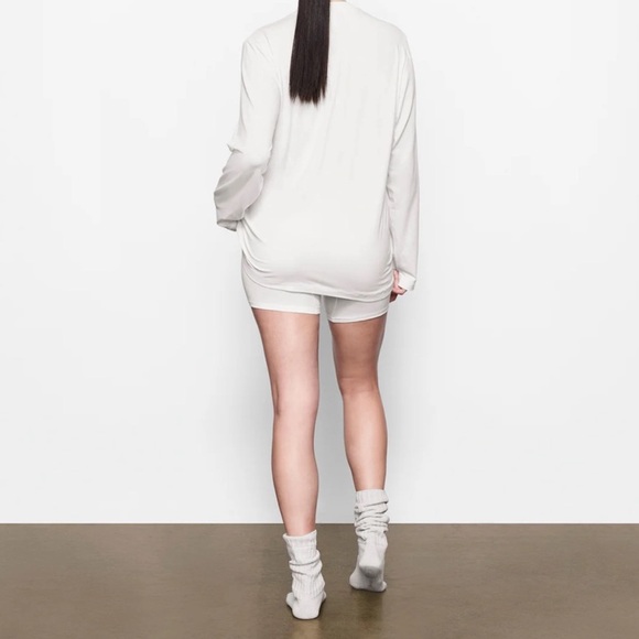 SKIMS Boyfriend Long Sleeve T-Shirt | Marble | Size S - Picture 4 of 9